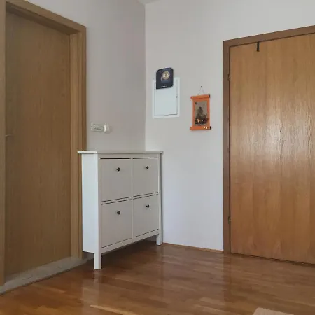 Pavesic 1 Apartament *